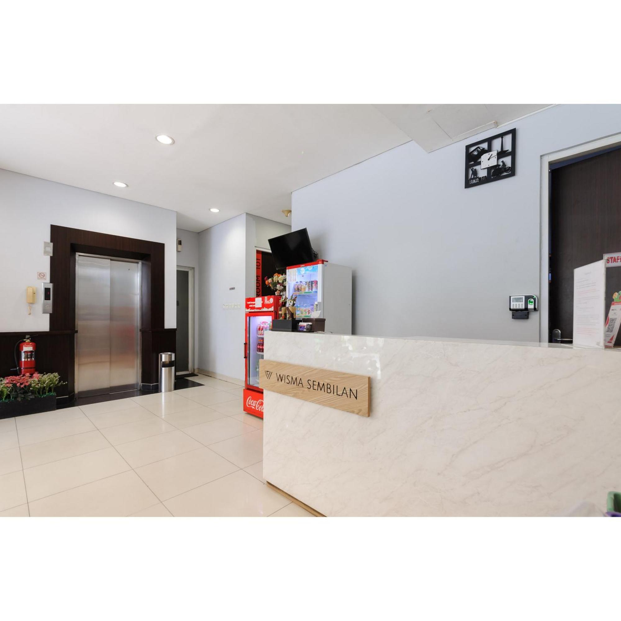 Reddoorz Near Grand Indonesia Wisma tamu 3*