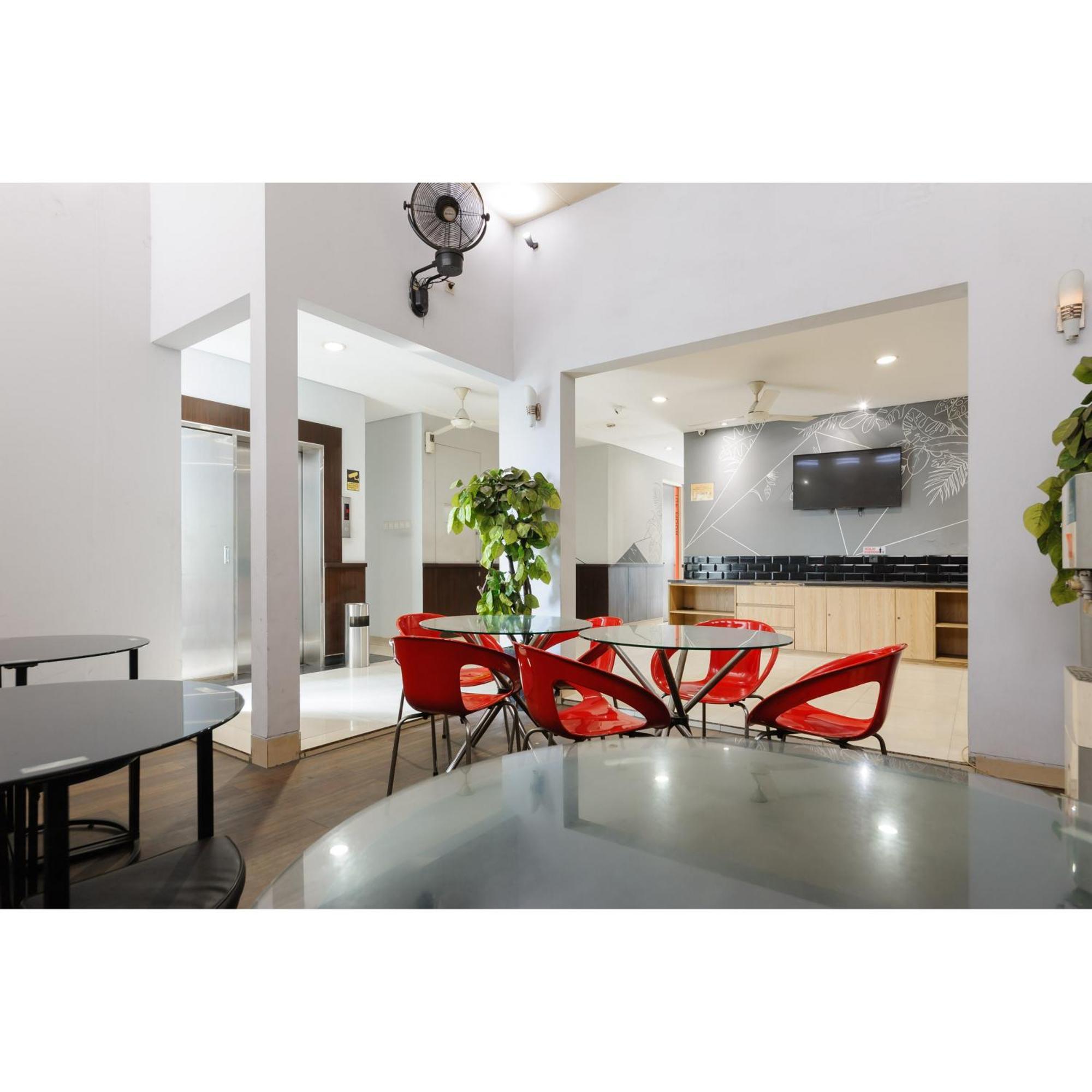 Wisma tamu Reddoorz Near Grand Indonesia Jakarta